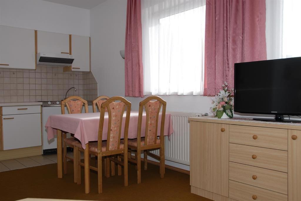 באד קליניקירשהיים Pension & Appartement Fortin מראה חיצוני תמונה